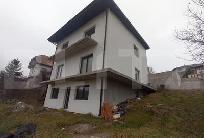 Oportunitate ! Casa individuala 240 mp utili , panorama, zona centrala Baciu ! - 1