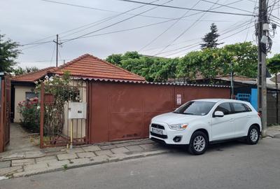 Vând casă în zona Viile Noi 400 mp teren și construcție 110 mp - 1