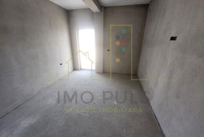 3 Camere. 2 Bai. Bloc nou. Langa Esso. - 4