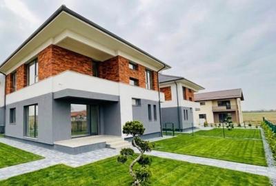 Casă individuală cu 5 camere în Otopeni