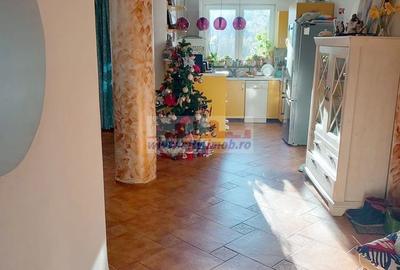 Vanzare apartament 3 camere  in Vila Parter Inalt Busteni Prahova - 4