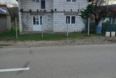 Casă de vânzare – la 15 km de Bistrița - 1