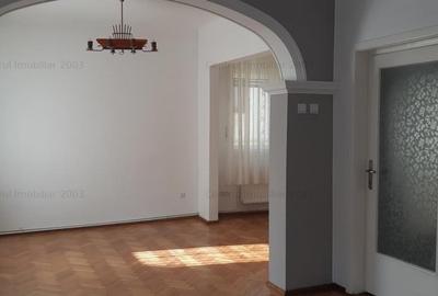 Apartament in vila, Capitale,parter, 50 mp,birouri,showroom - 1