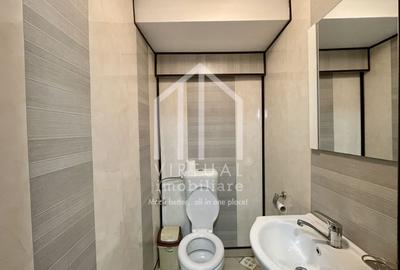 Vila/Pensiune cu 3 corpuri, 34 de camere, sala de fitness - Central - 41