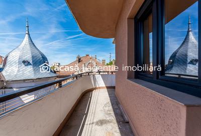 Rezervat Apartament ultracentral cu 4 camere renovat recent Comision 0 - 2