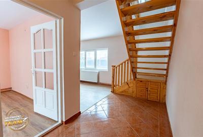 Accesibilitate si farmecul unei case cu garaj, locatie de referinta, Central, Ta - 25