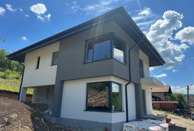 Casă cu 4 camere în Suceagu