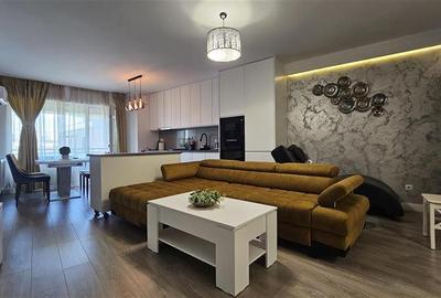 Apartament cu 3 camere semidecomandat, mobilat în Central
