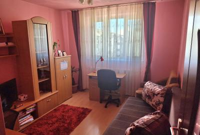 Apartament cu doua camere semidecomandat finisat si mobilat etajul 4 cu pod - 11