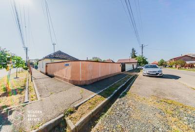 Casă 3 camere, teren 416 mp, Gradiște - 16