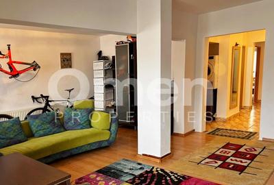Apartament cu 3 camere decomandat, mobilat în Ultracentral