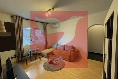 Apartament cochet in vila cu curte, la parter - 1