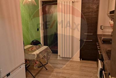 Apartament cu doua camere renovat situat la etajul 2 - 1