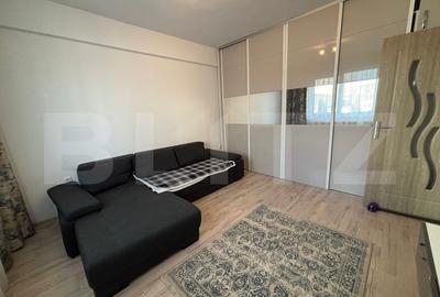 Garsonieră decomandată, mobilată în Valea Adâncă