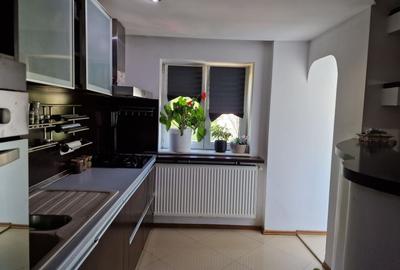 Apartament 3 camere mobilat, 82 mp, 2 bai, bloc 1988, Drumul Sarii - 25