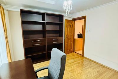 Apartament 4 camere de închiriat – zona Trocadero, str. Poporului - 7