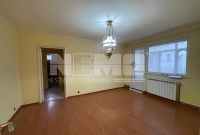 Apartament cu 3 camere semidecomandat în Central
