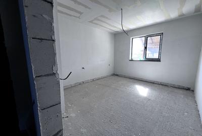 Vanzare casa P+M in Sendreni( in spatele Primariei), pret 99 000 euro - 24