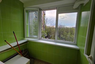 Garsoniera metrou Titan 100metri,bloc reabilitat - 1