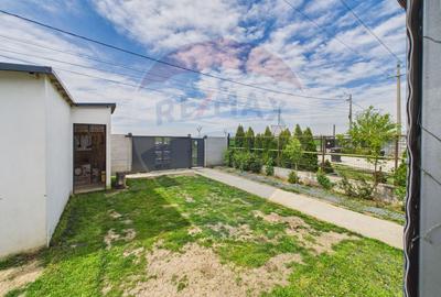 Casa individuala Balaceanca/Cernica langa A0 si outlet, curte 250 mp - 3