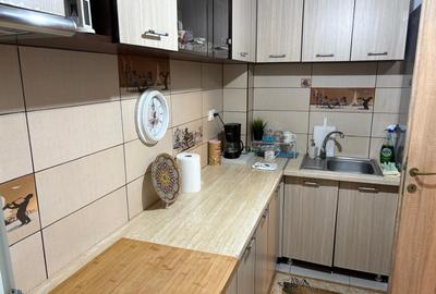 Apartament cu 2 camere semidecomandat, mobilat în Berceni