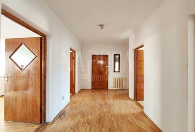 Casă individuală cu 10 camere în Iris