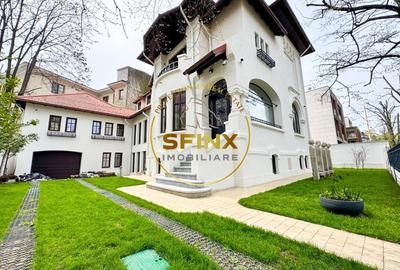 Casă individuală cu 12 camere în Aviatorilor