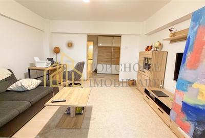 Apartament cu 3 camere semidecomandat, mobilat în Băneasa