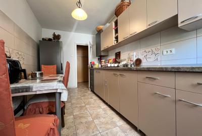 Far  apartament 3 camere decomandat etaj 1 loc parcare - 17