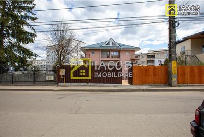 1/2 Duplex  S+D+P+2E, 455 mp in zona centrala a mun. Bacau - 4