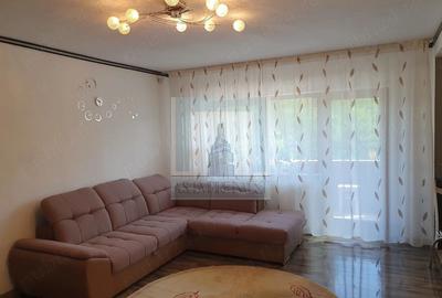 Apartament decomandat, 4 camere, etaj 1/ 4 , cartier Noua - 6