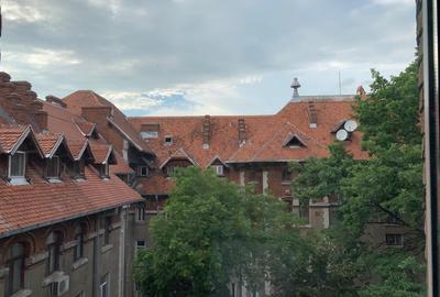 Garsonieră Piață Romana pentru RBB sau student loc parcare inclus curte interioa - 9