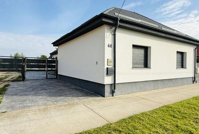Giroc Central | Casă renovată complet | 4 camere | 2 bai - 7