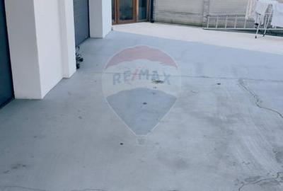 Proprietate premium în Filiași, locuință de lux cu spații comerciale - 52