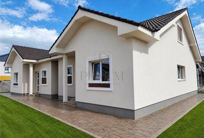 Duplex separat prin baie - toate utilitatile - curent trifazic - 1