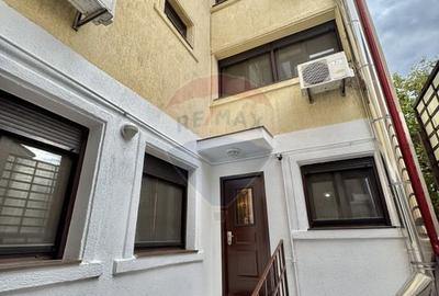 Casa / Vila cu 7 camere de vanzare în zona Domenii - 13