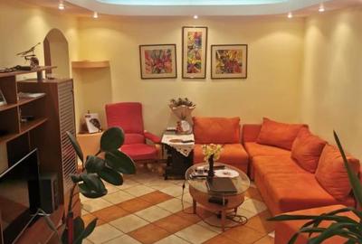 Vand apartament 3 camere pe Prelungirea Ferentari - 1