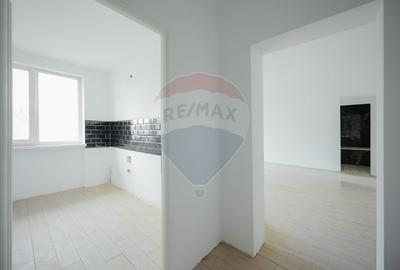 De vânzare apartament cu 2 camere, renovat, în zona Rogerius - 8