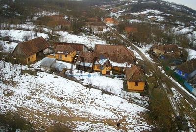 Casă individuală cu 4 camere în Ohaba
