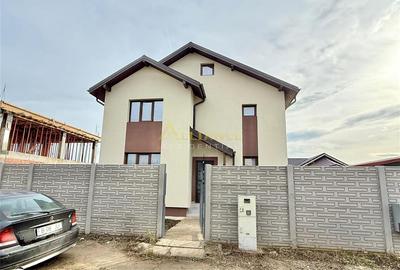 Casă cu 4 camere în Berceni