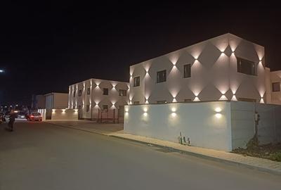 Casă cu 4 camere în Tunari