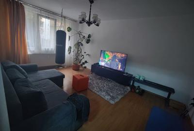 Apartament 3 camere de vânzare Drumul Taberei - 1