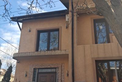 Vila in Bucurestii Noi,ideala pentru sediu firma/birouri (pret 400 k plus TVA) - 2