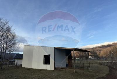 Teren de vanzare in Leresti si casa la roșu cu vedere spre Iezer - 3