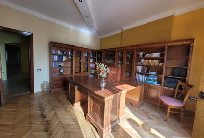Vând apartament 4 camere ultracentral 170 mp et 2 - 4