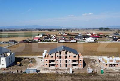 Apartament 3 camere, bloc tip vila P + 2, Sanpetru - 6