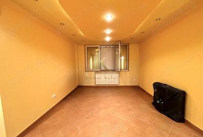 Apartament cu 3 camere decomandat în Titan