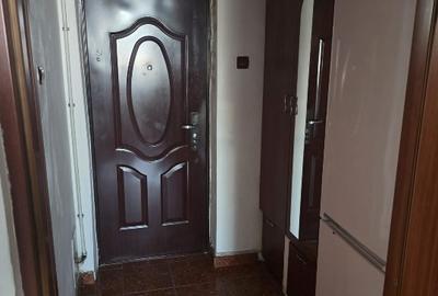 Se vinde garsoniera Imobilul este amplasat la etajul 3 complet, cartier linistit - 2