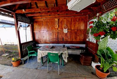 Vand sau schimb cu apartament  2 sau 3 camere si diferenta - 25