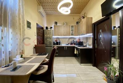 Apartament cu 4 camere semidecomandat, mobilat în Central